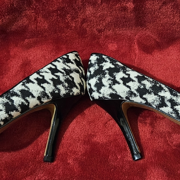 Anne Klein Black and White Houndstooth Heels - Picture 7 of 11